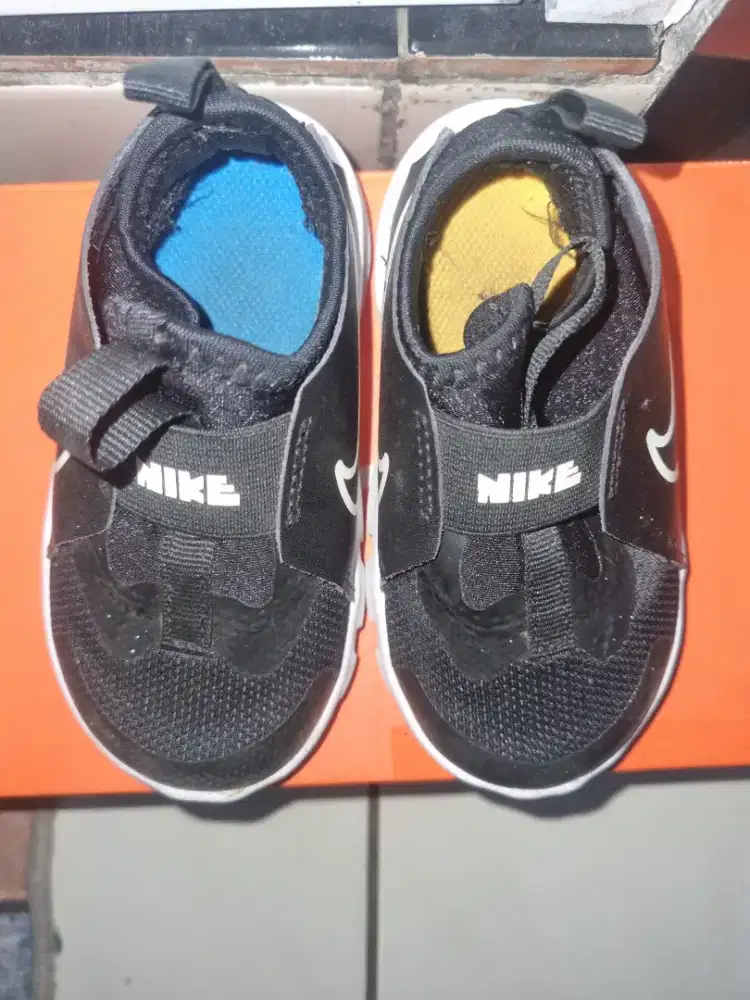 dijual sepatu balita nike