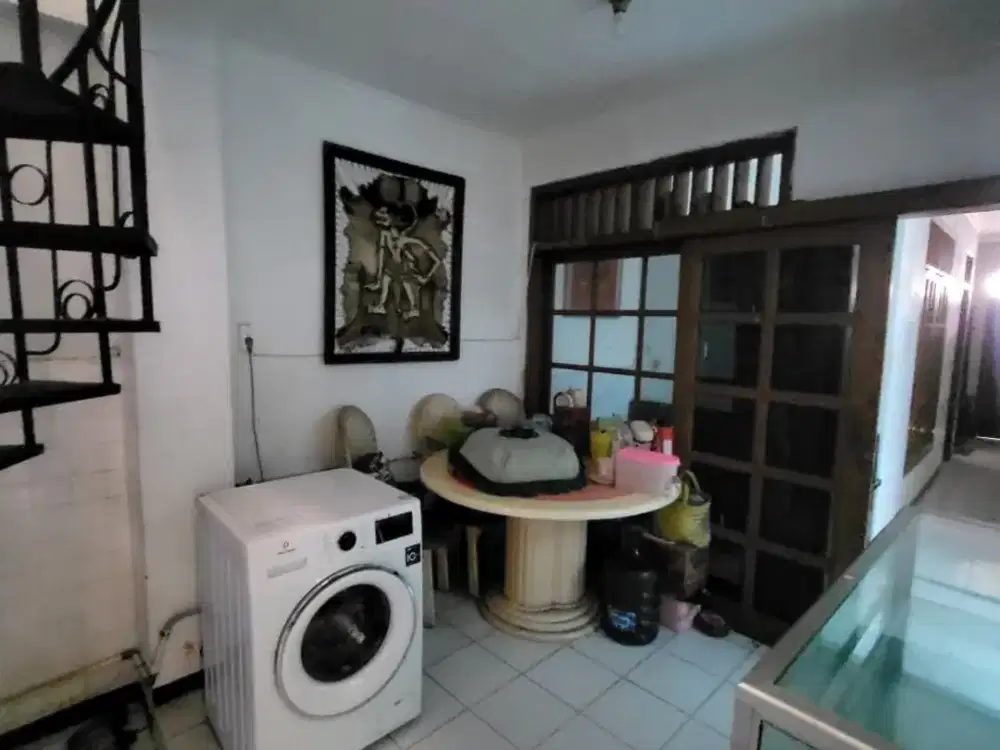 Investasi Hunian Strategis 303 m², 6 Kamar & Dekat Tol