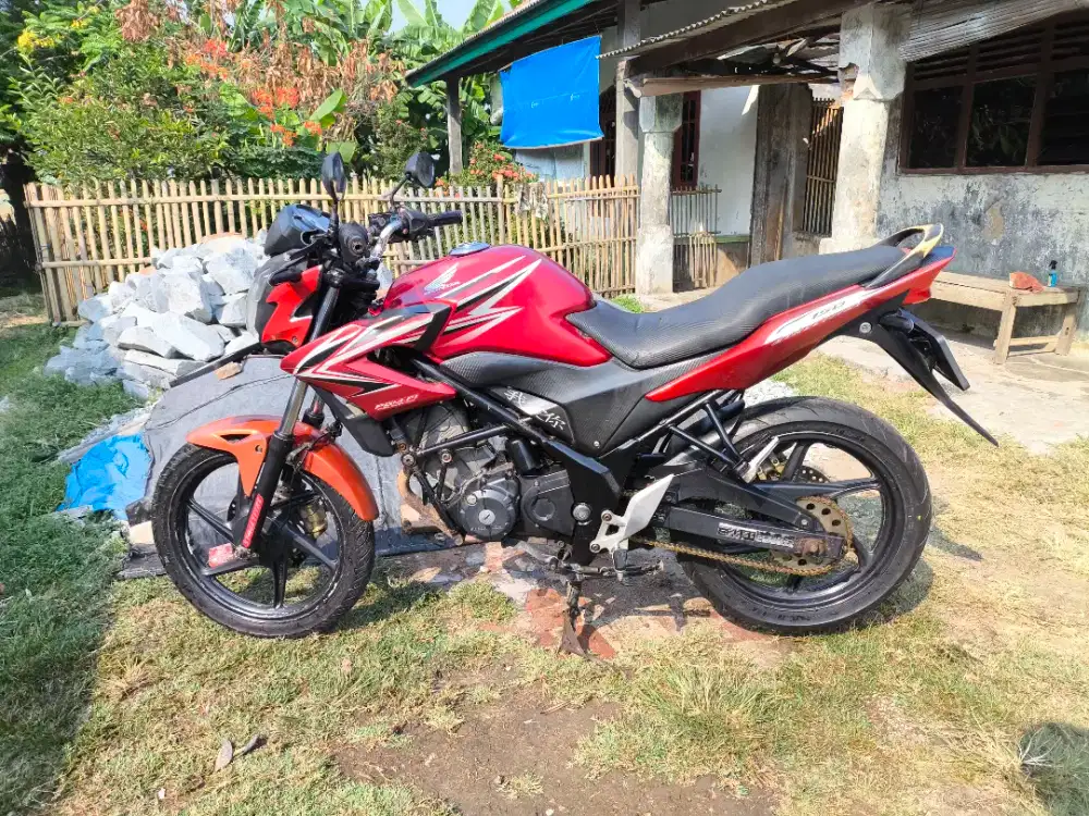 HONDA CB150R 2013