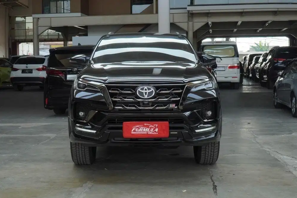 Toyota Fortuner VRZ 2.8 GR AT 2023 Hitam