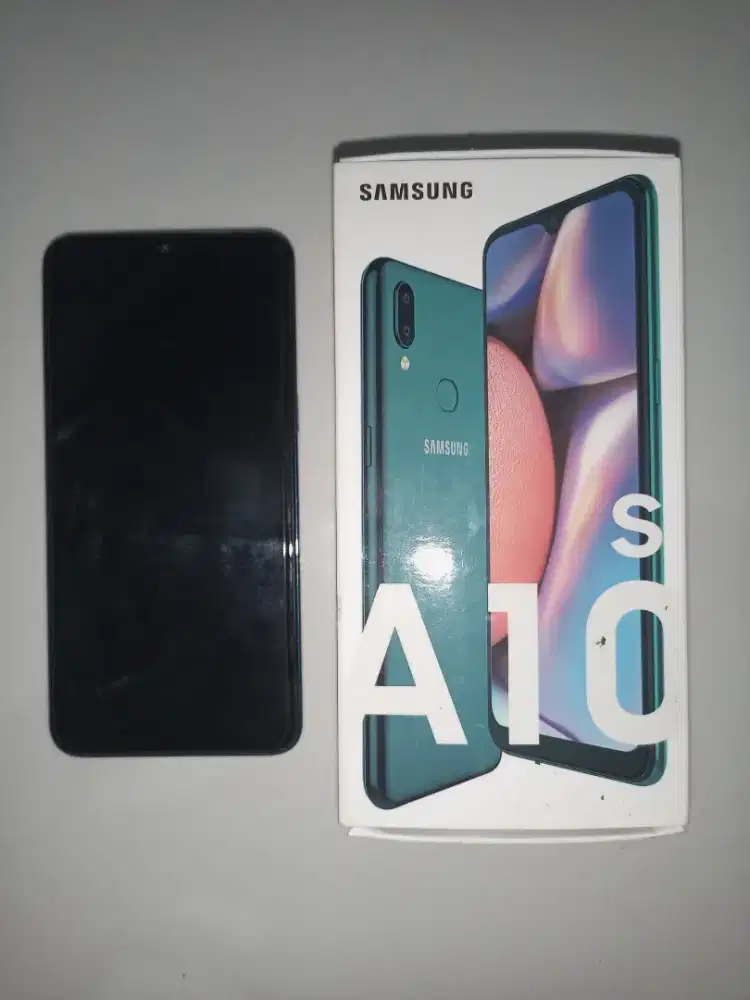 SAMSUNG A10S TERAWAT BANGET, SUDAH PAKAI TG DAN HARDCASE.