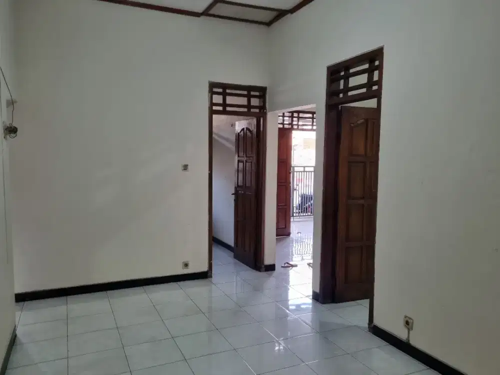 DIJUAL RUMAH DI PERUM ARGOMULYO SALATIGA COCOK UTK RUMAH /TOKO/USAHA