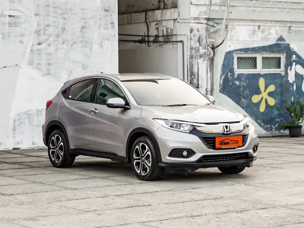 Hrv E AT 2021 silver