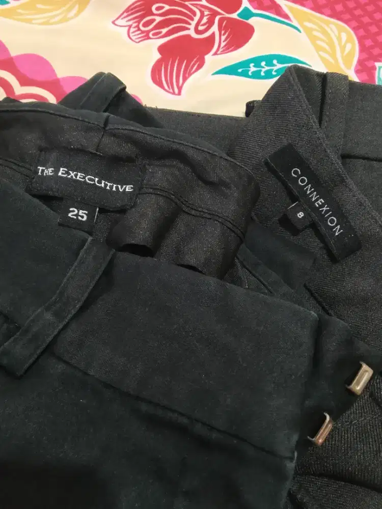 Murah, satu paket celana executive dan rok kerja preloved