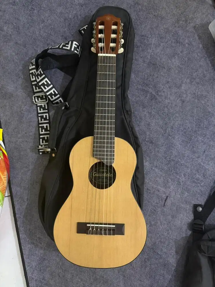 Guitalele Yamaha GL 1
