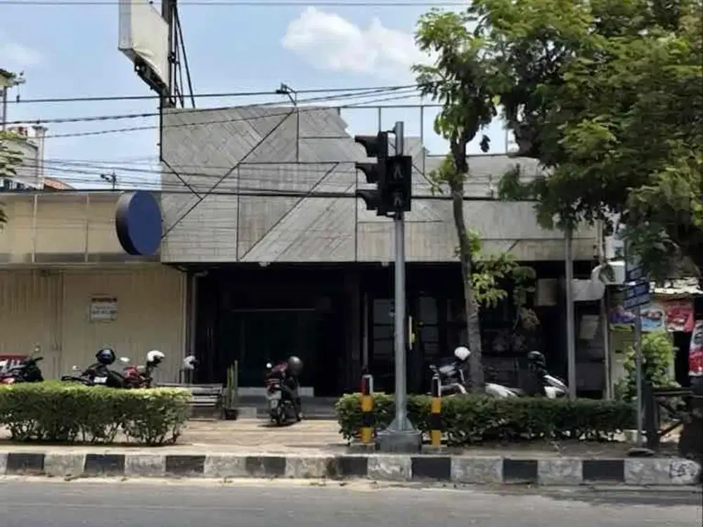 Dijual ruang usaha lokasi strategis dekat sekolah favorit di Semarang Tengah