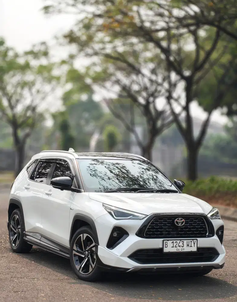 YARIS CROSS GR HYBRID TSS 1.5 AT 2023/2024 LOW KM LOW 16rb Istimewa !!