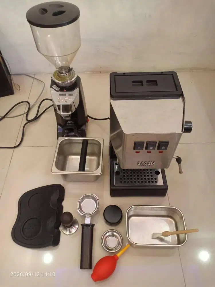 Mesin Expresso  dan grinder kopi