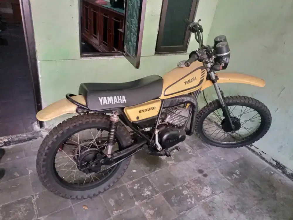 Yamaha DT-100 Enduro