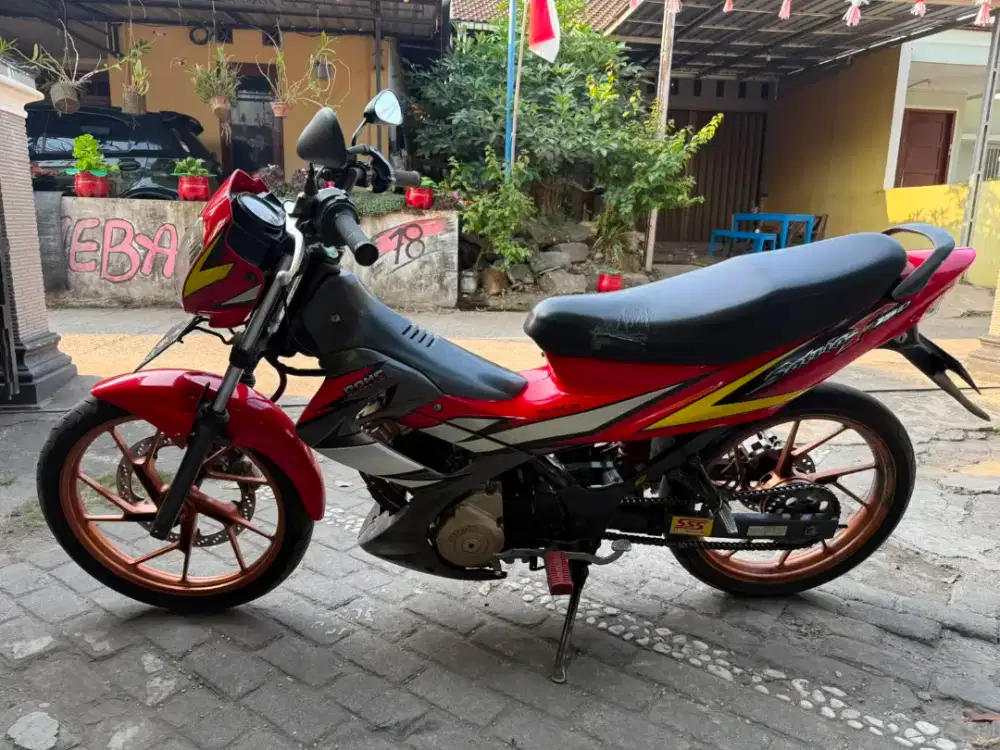 Suzuki satria FU CKD THN 2006 plat AA Magelang