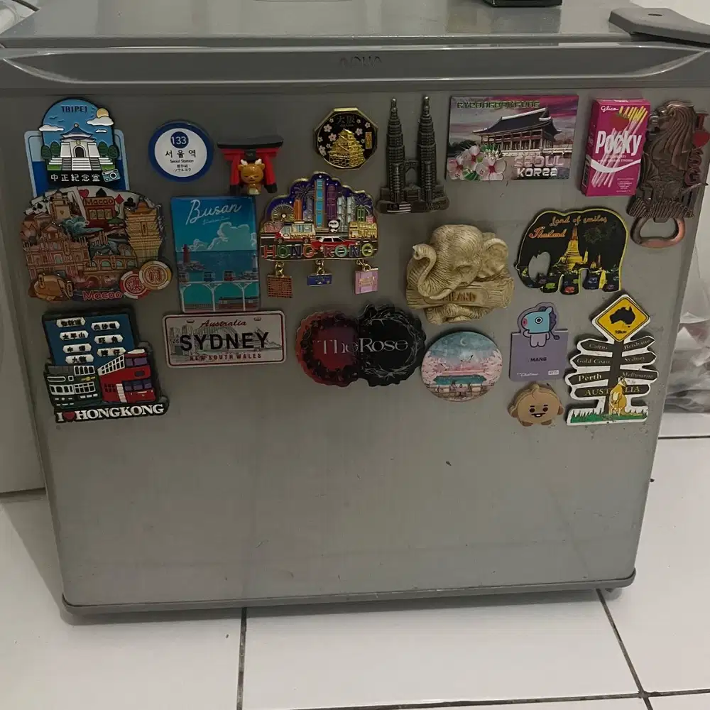 JUAL KULKAS MINI BEKAS