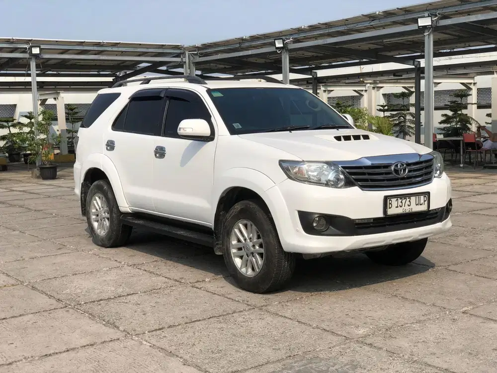 TOYOTA FORTUNER 2.5 G VNT AT DIESEL 2014 NON TRD WARNA PUTIH 2015