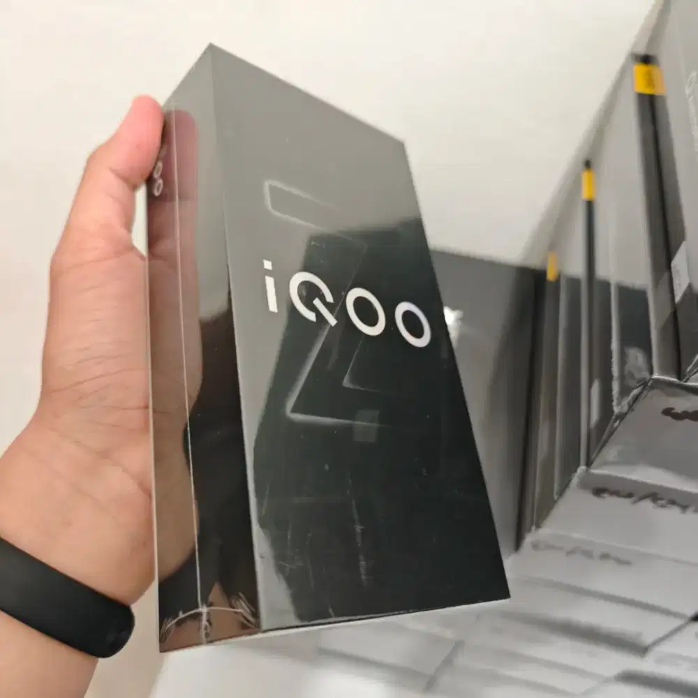 IQOO Z11 8+8/256 GARANSI RESMI IQOO 1 TAHUN NO REPACK