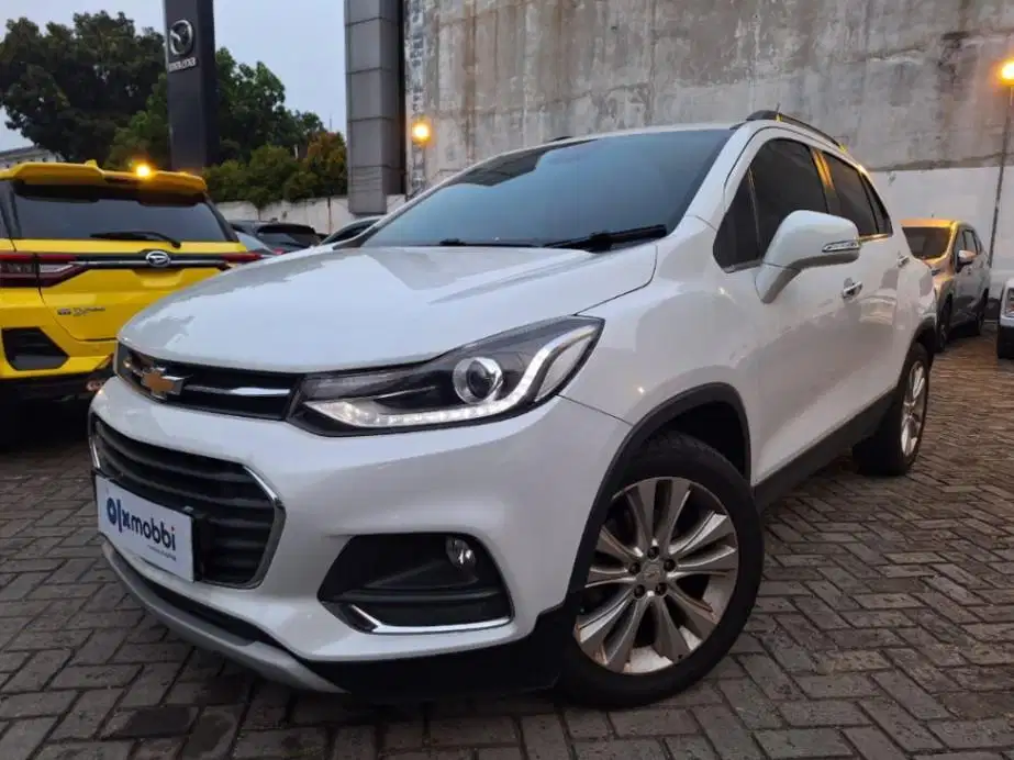 DP MURAH Chevrolet Trax 1.4 Premier Bensin-AT 2018 Putih C6MTD