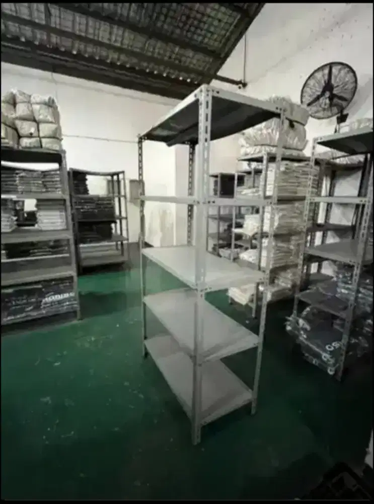 Jual borongan rak besi ukuran 40*100*200 ada 60 set harga 350rb