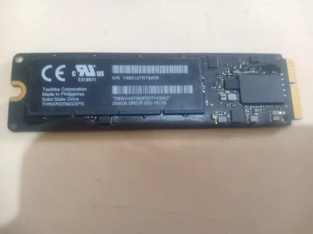 ssd .mc book  .256.gb.normal original mrek samsung. Rp.300.000
