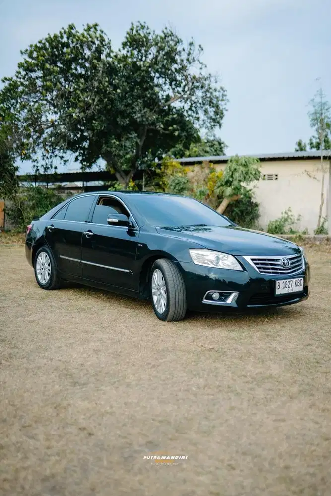 Camry V 2.4 Tahun 2009