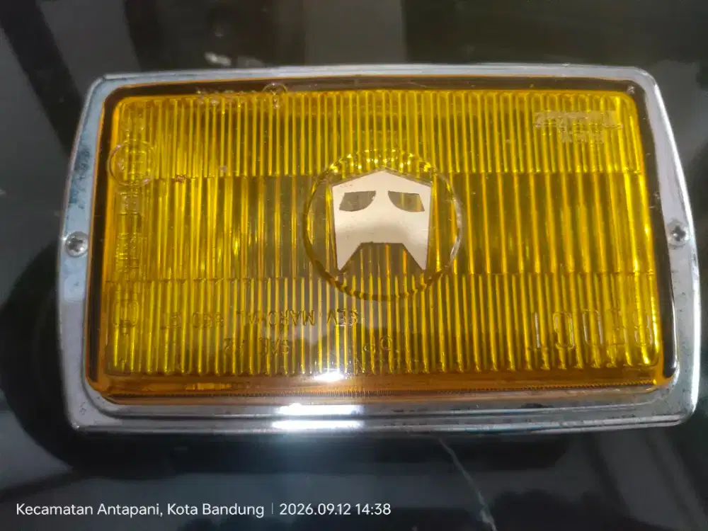 JUDUL:
Foglamp Kotak Kuning Retro - Lampu Kabut Vintage Hella Style