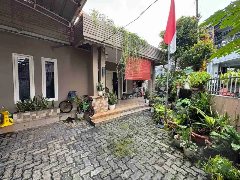 Rumah kost aktif 22 kamar AC + rumah induk 5 KT strategis di grogol dekat kampus trisakti tol tomang