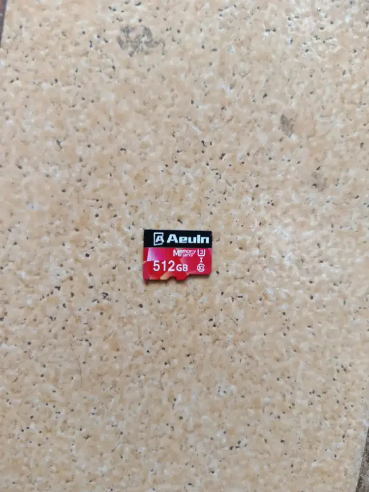 Dijual Micro SD Aurelin 512 GB. Original. Normal dan mulus. Nego