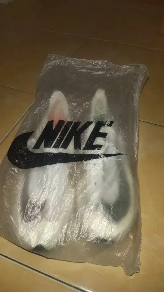 Sepatu nike bekas rasa baru