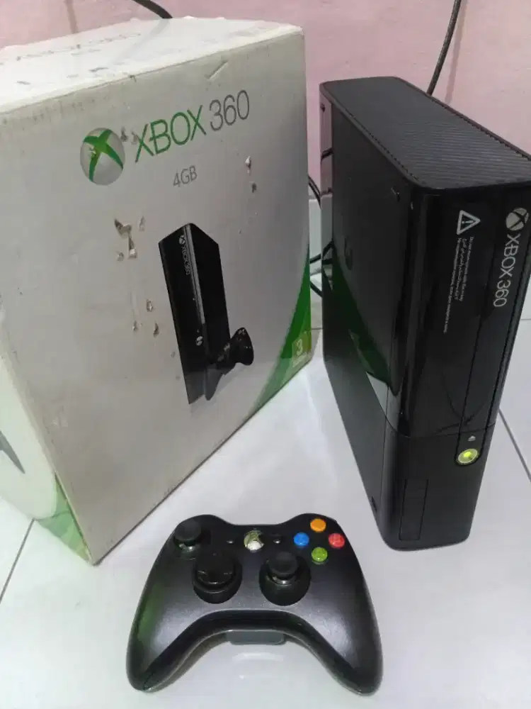 XBOX 360 SLIM E RGH + Kinect