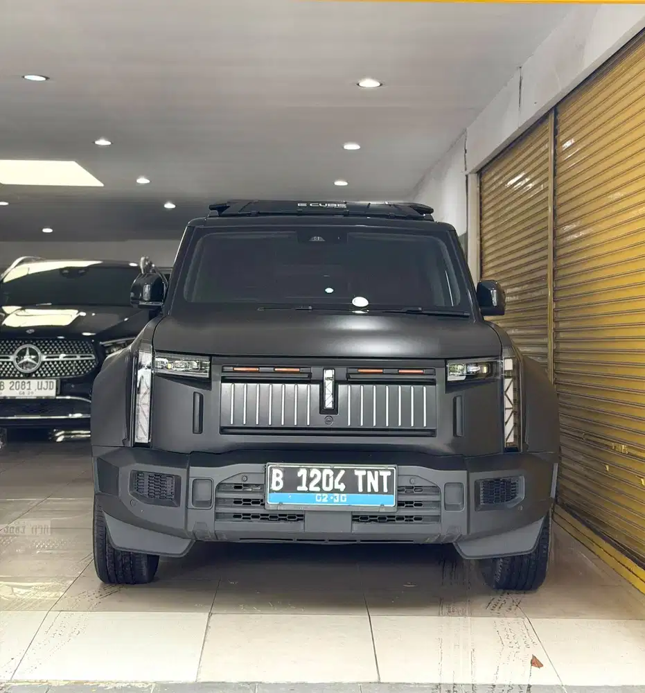 Chery J6 RWD Phantom Edition EV 2025 February Hitam Metalik Vieta Moto