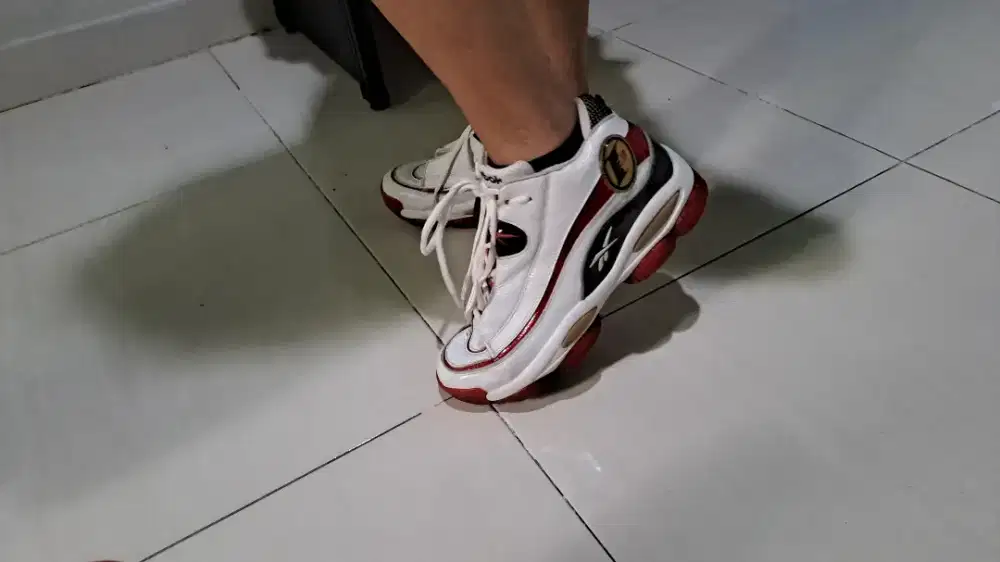 Sepatu Reebok Iverson Original – White/Red Classic