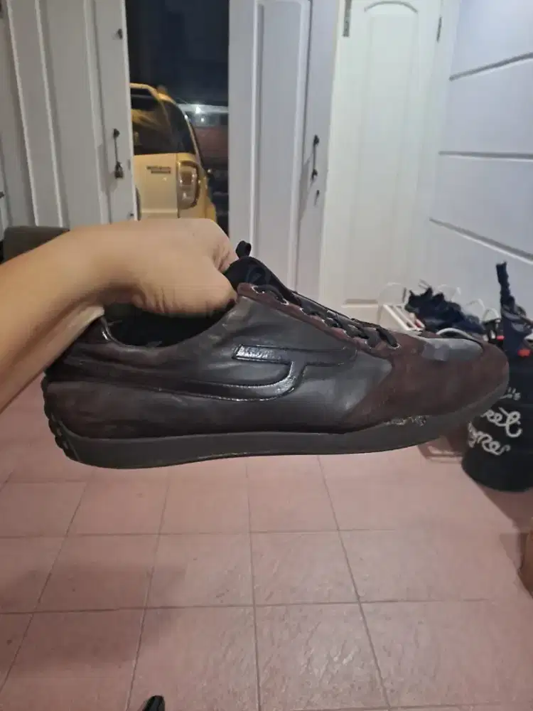 Dijual sepatu Bally sneaker brown leather, ukuran 44 harga 700 nett