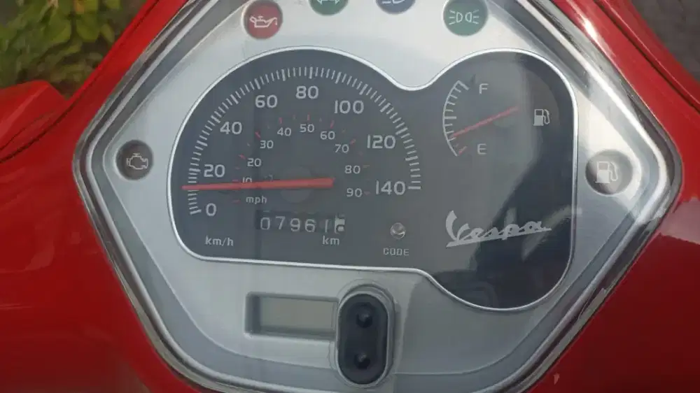 Dijual PIAGGIO VESPA GTS 150 3V IE A/T tahun 2015.lanjutin ngerawatOk.