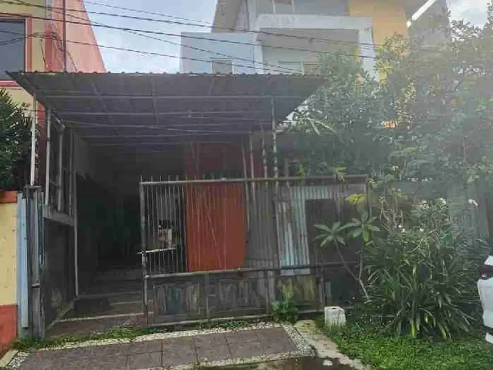 rumah murah 2 lt ada kolam renang di cemoro kandang dekat sawojajar hanya 3 menit ke jalan tol, ada kolam renang dan luas 200 view bagus. malang kota dekat perumahan cassablanca