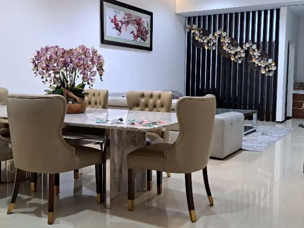 Rumah 2 lt Di Komplek Singgasana Mekar Wangi