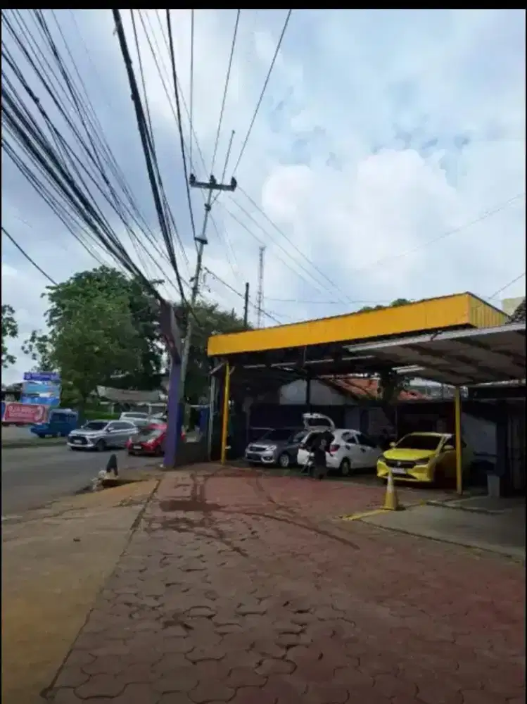operator cuci motor mobil