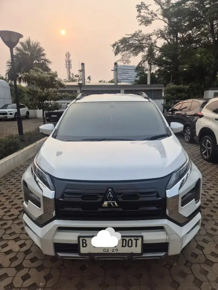 Xpander Cross Putih 2024 AT Premium KM rendah