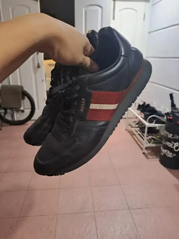 Dijual sepatu Bally kulit, ukuran 43, harga 1jt nett