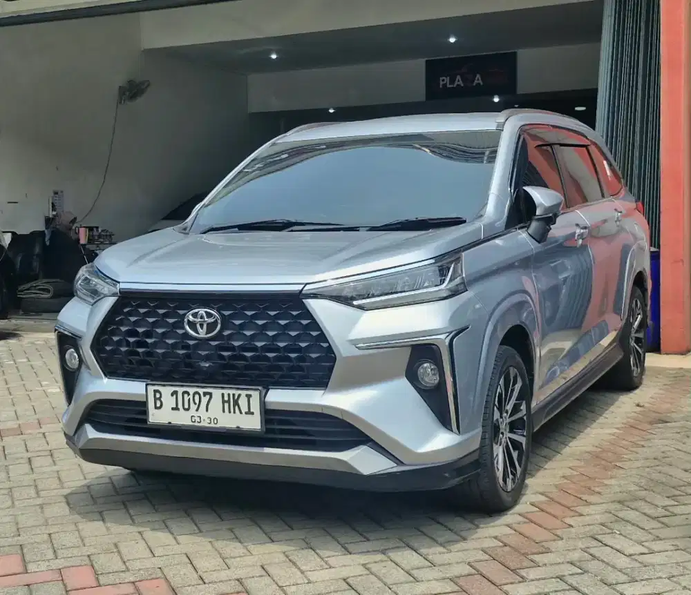 Toyota Avanza Veloz Q 1.5 Automatic 2023 Bensin Silver Metalik