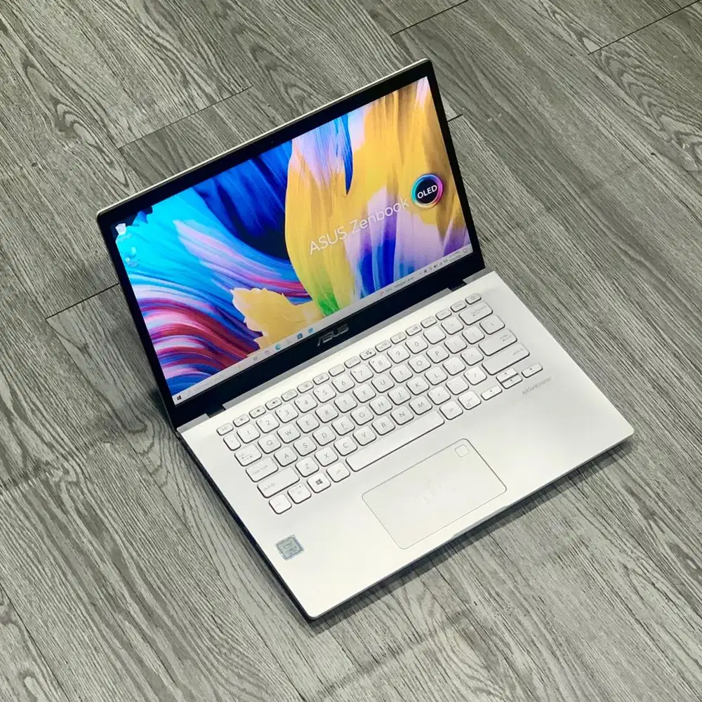 ASUS VIVOBOOK X409U i3-7020U/4GB/256GB SSD