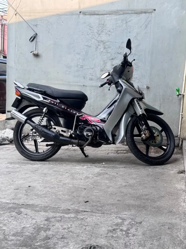 Fiz r 2001 warna perak