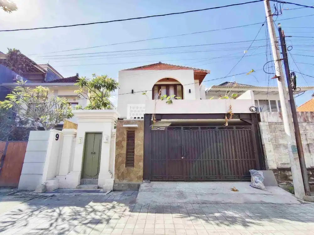 Villa Modern Tropis Pengiyasan Sanur