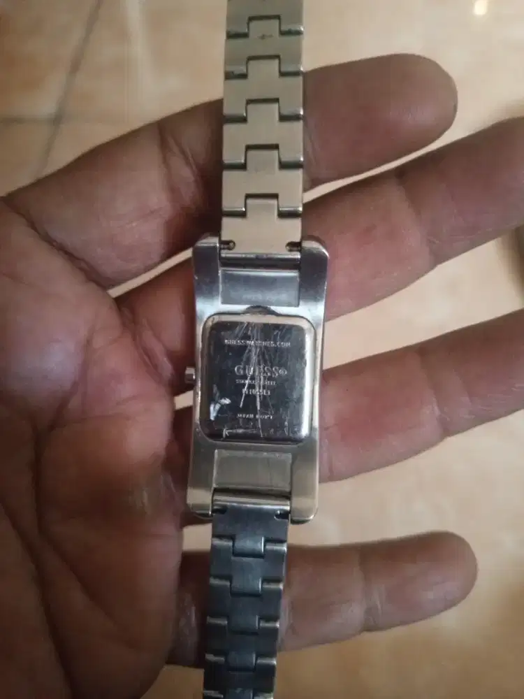 Jam tangan guess