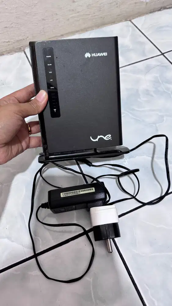 Huawei E5172 4G LTE Modem Router WiFi + Adaptor