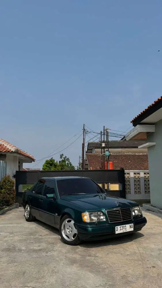 Mercedes-Benz E300 1989 A/T (MATIC)