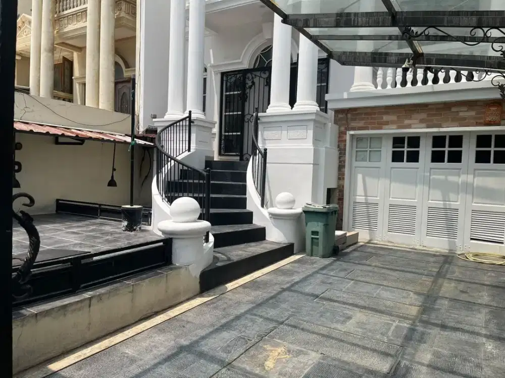Disewa Rumah PIK Cluster Katamaran Indah Uk 8x25 m2 at Jakarta Utara