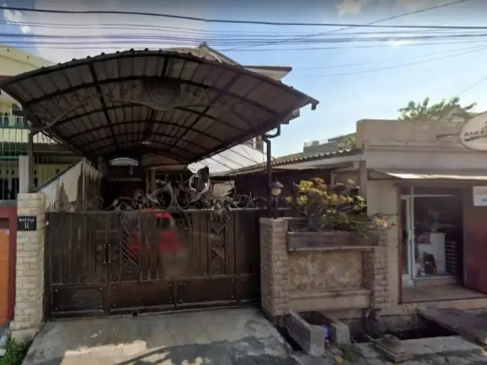 Rumah 2 Lt Kayu Jati & Lantai Granit Nirro di Jl. Badak Raya
