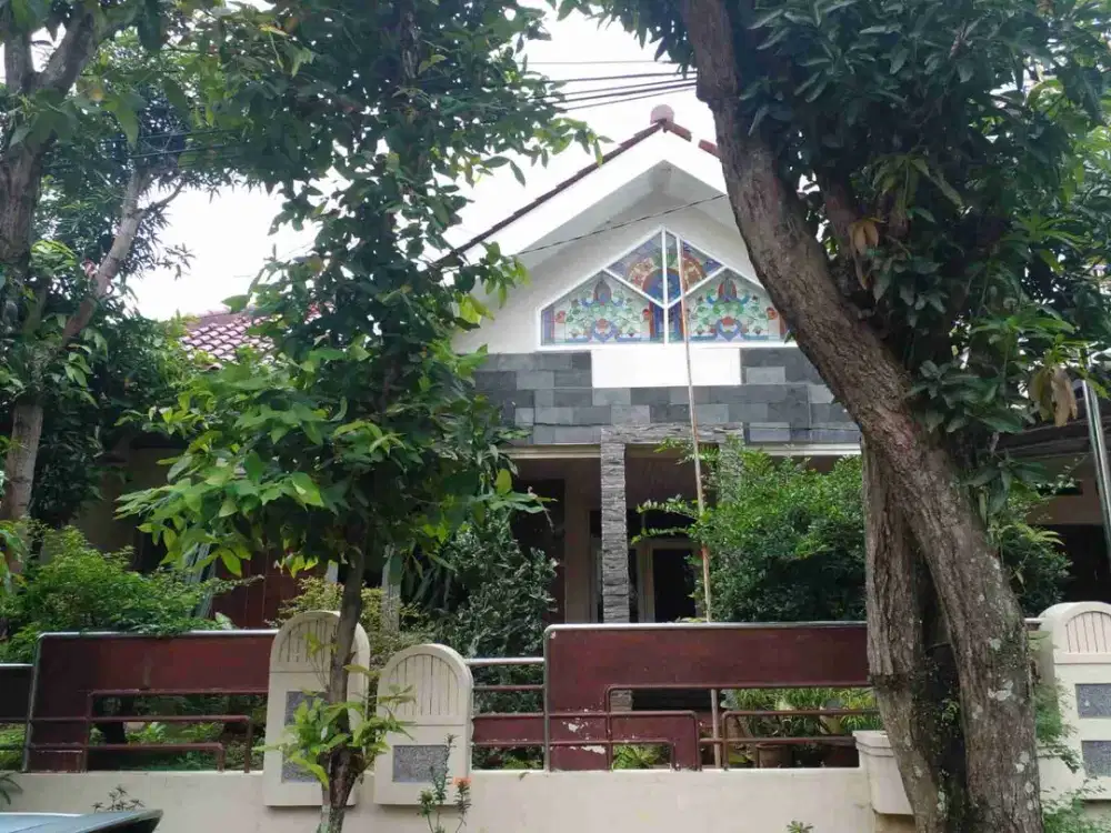 Rumah Second 2 Lantai Dekat Akpol Semarang LT 375m²