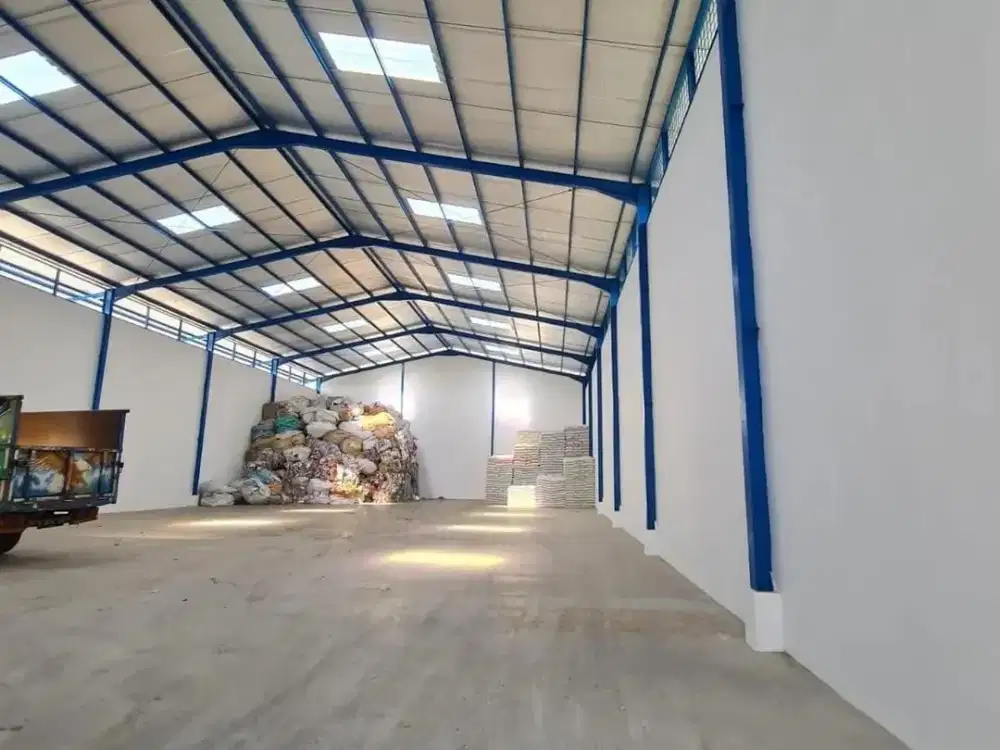 DISEWAKAN — BRAND NEW WAREHOUSE | SALEMBARAN