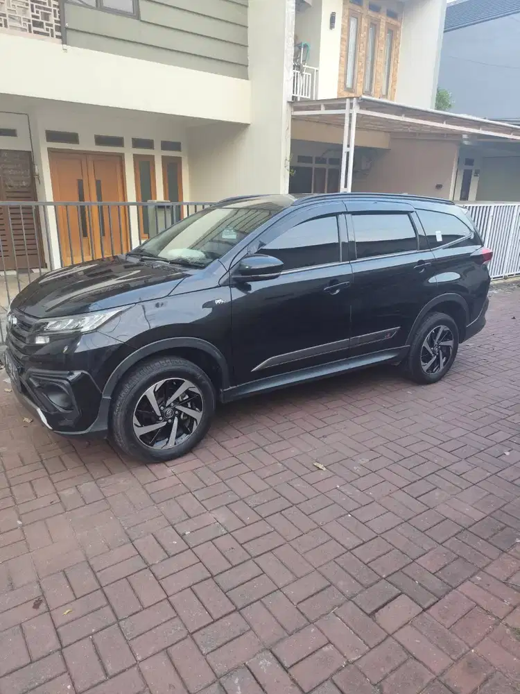 Toyota Rush GR Sport 2021 Hitam