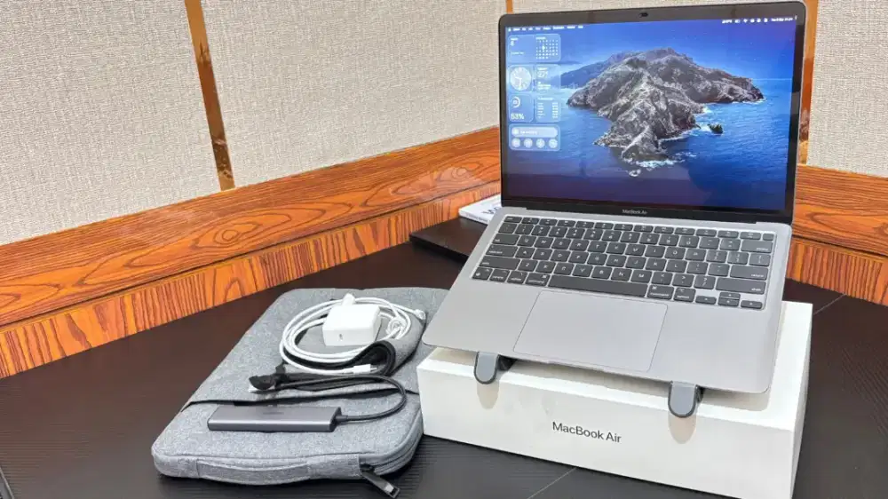 Macbook air M1 like new