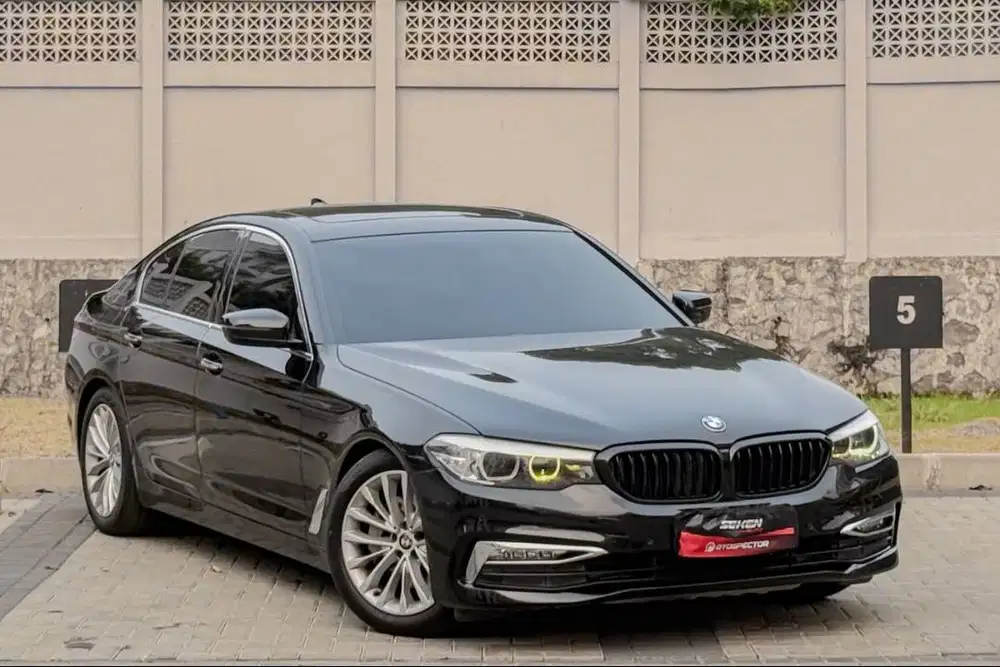 Bmw 530i 2.0 Luxury Line Twinturbo Sedan AT Matic 2018 Hitam Metalik.