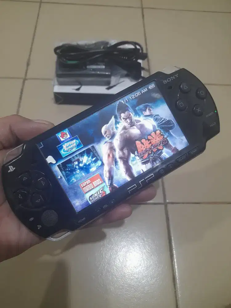 Psp Slim Seri 2000 Memory 8gb Full game
 Mines dikit